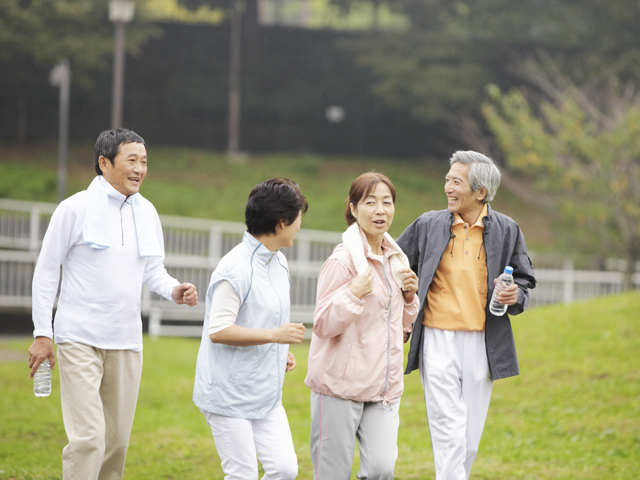 介護予防する健康な高齢者イメージ