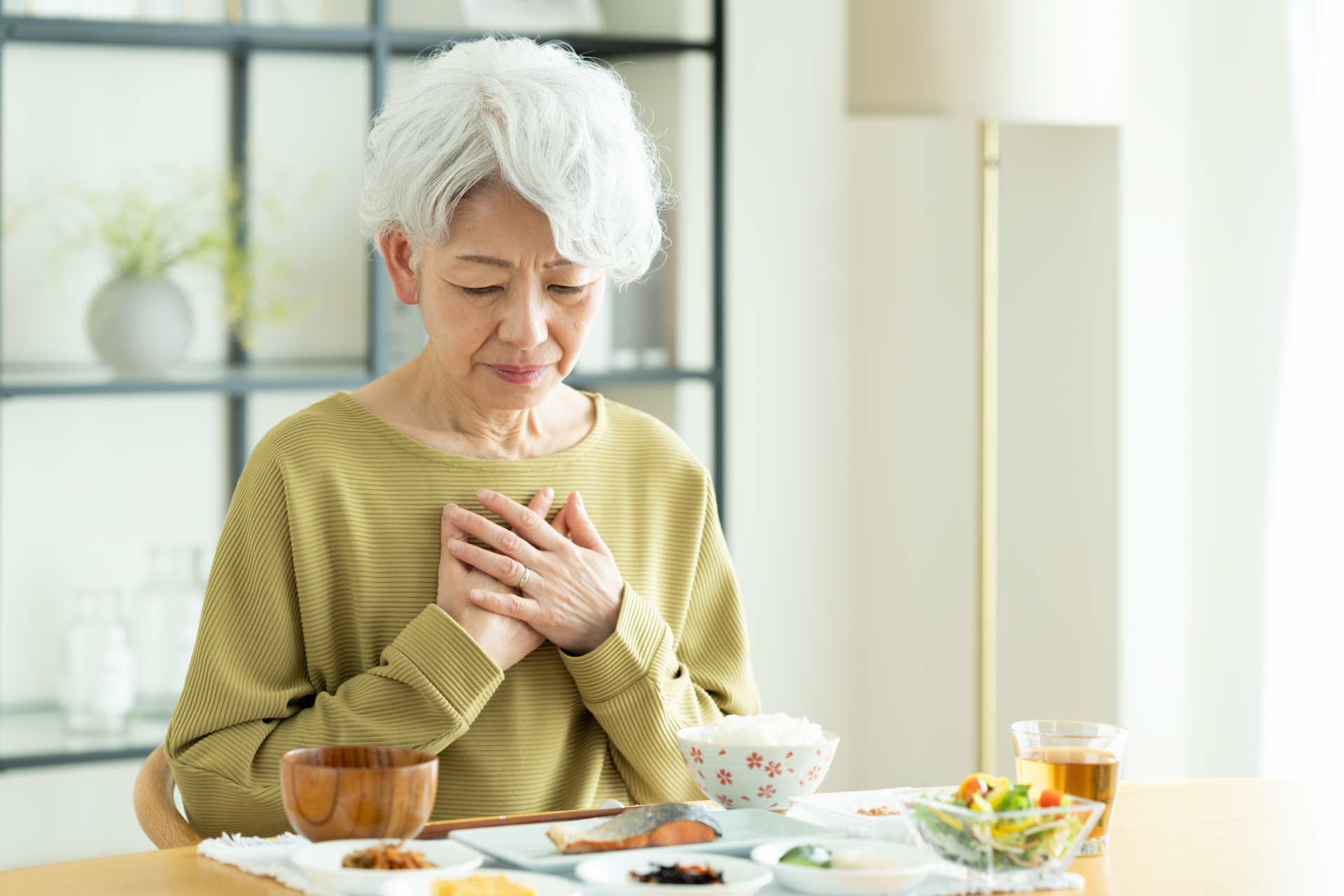 食事に不満を持つ女性